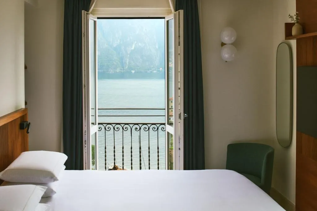 Suite with Lake View