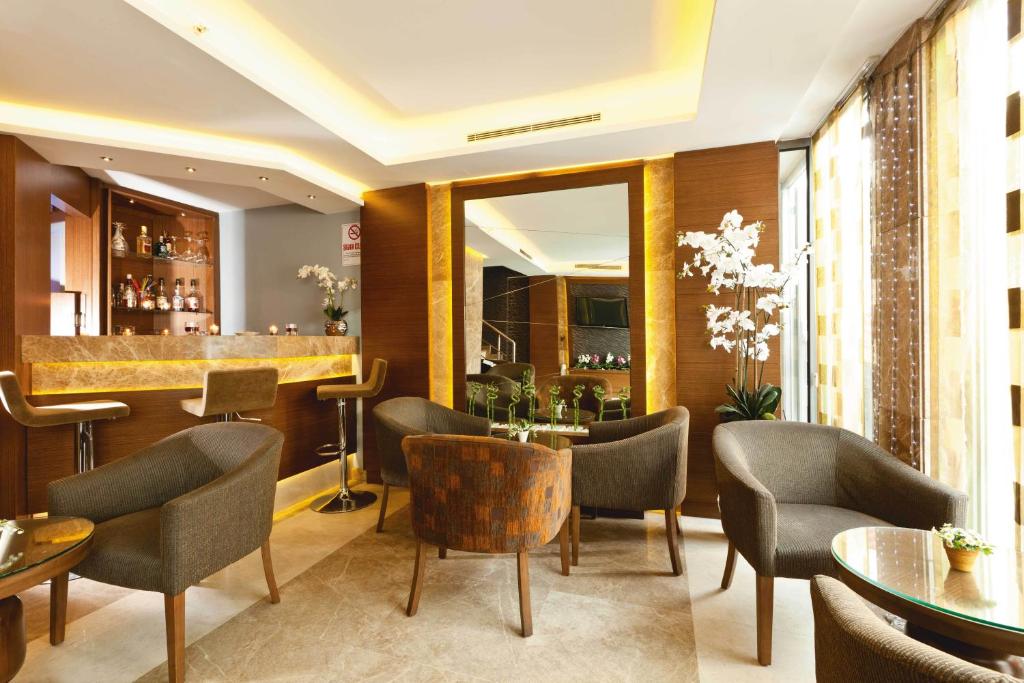 Emerald Hotel