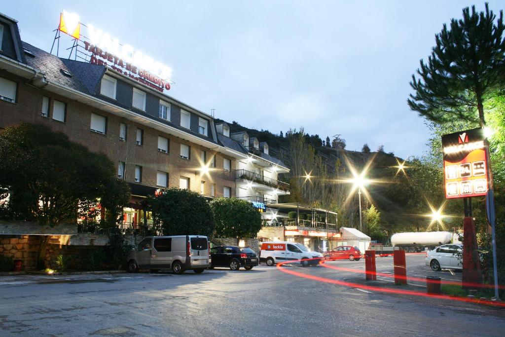 Hotel Valcarce Camino de Santiago, La Portela de Valcarce ...
