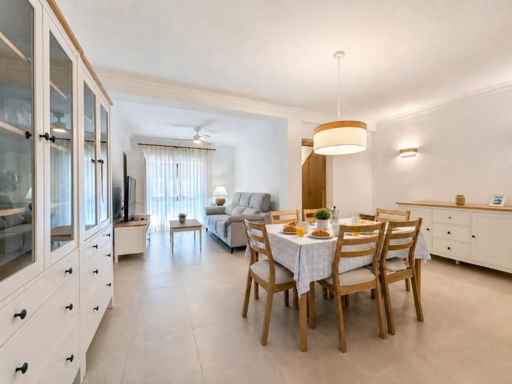 Senieta Stay by Edeal Homes
