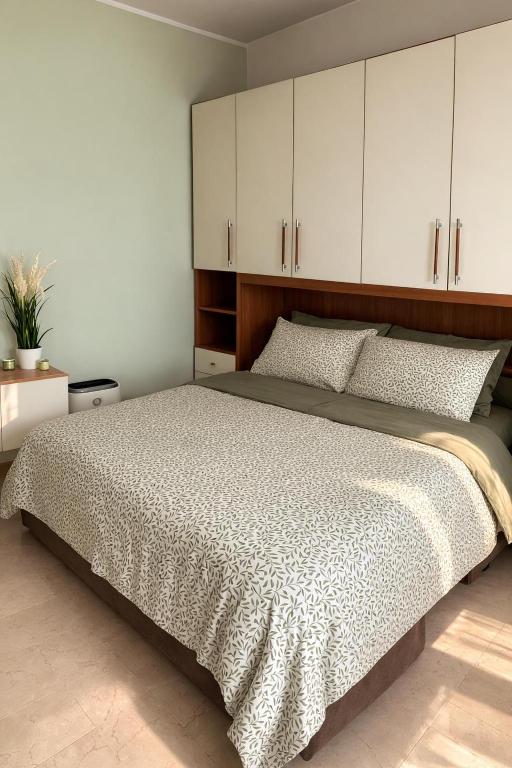 Large studio apartment with study area, Dergano-Bovisa