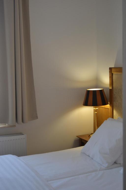 Hotel The Lord - Deluxe Room