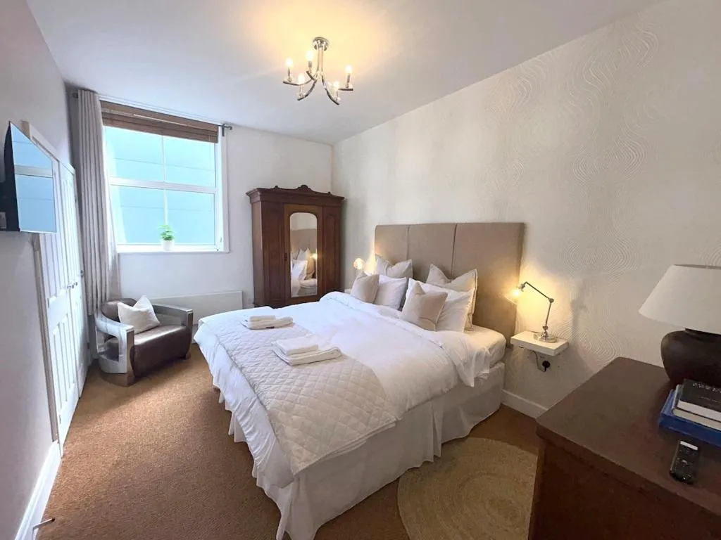 Charming 2-Bedroom Apartment in Vibrant Southville