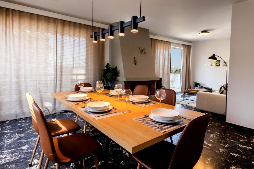 Sea View Apartment at Alimos Marina