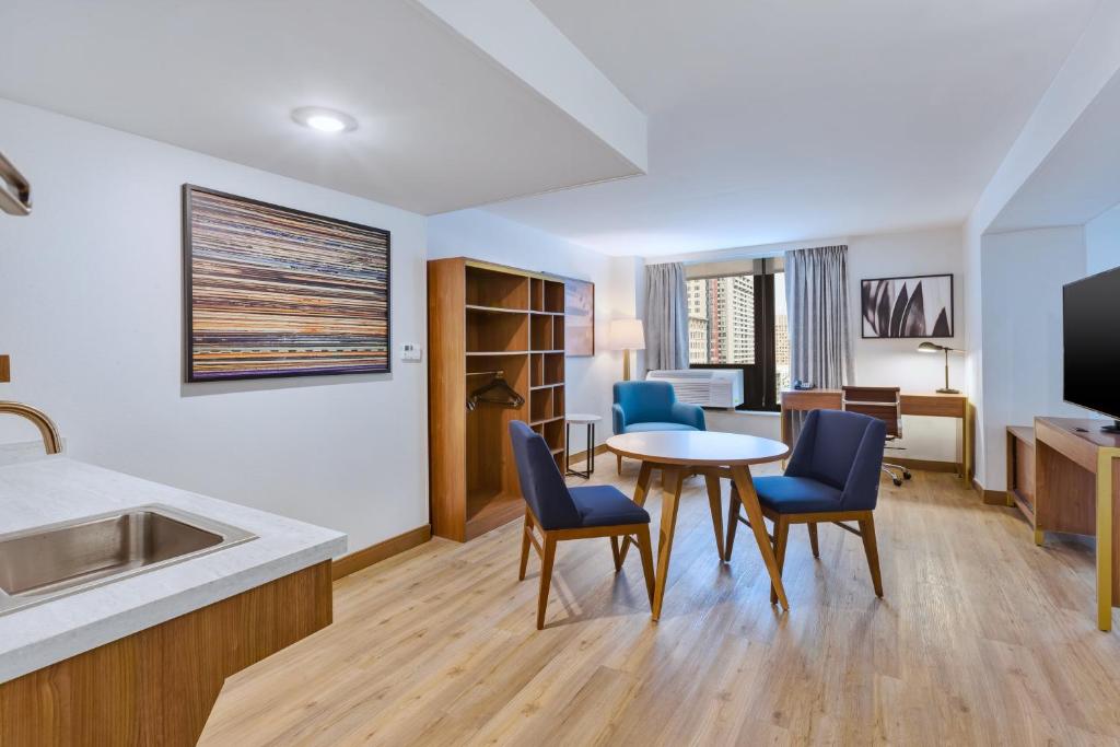 Hotel Indigo Detroit Downtown by IHG photo