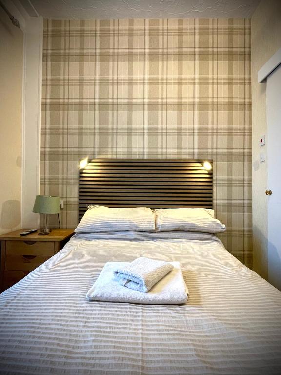 Stag and Barrel - Single Room With Private Bathroom