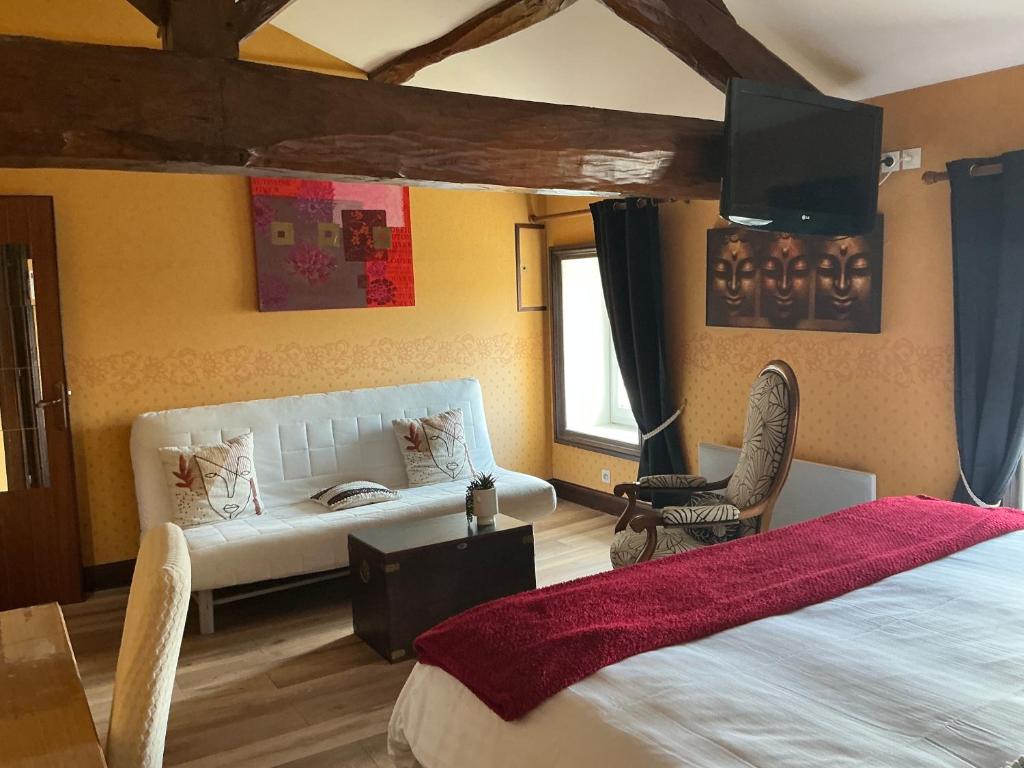 Logis Domaine du Prieuré - Chambre Double De Luxe Avec Vue Sur La Ville