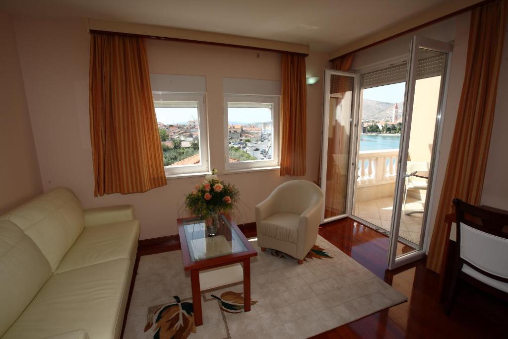 Posezení v ubytování Hotel Trogir Palace