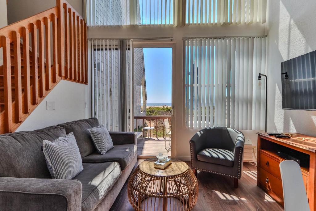 The Surf Club Resort - 