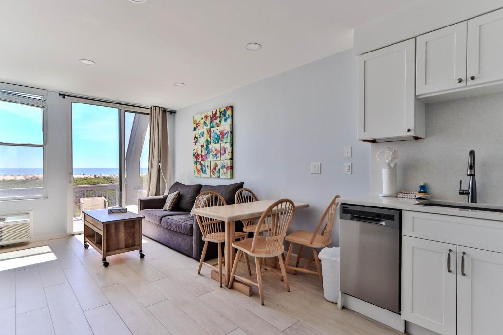 The Surf Club Resort - 