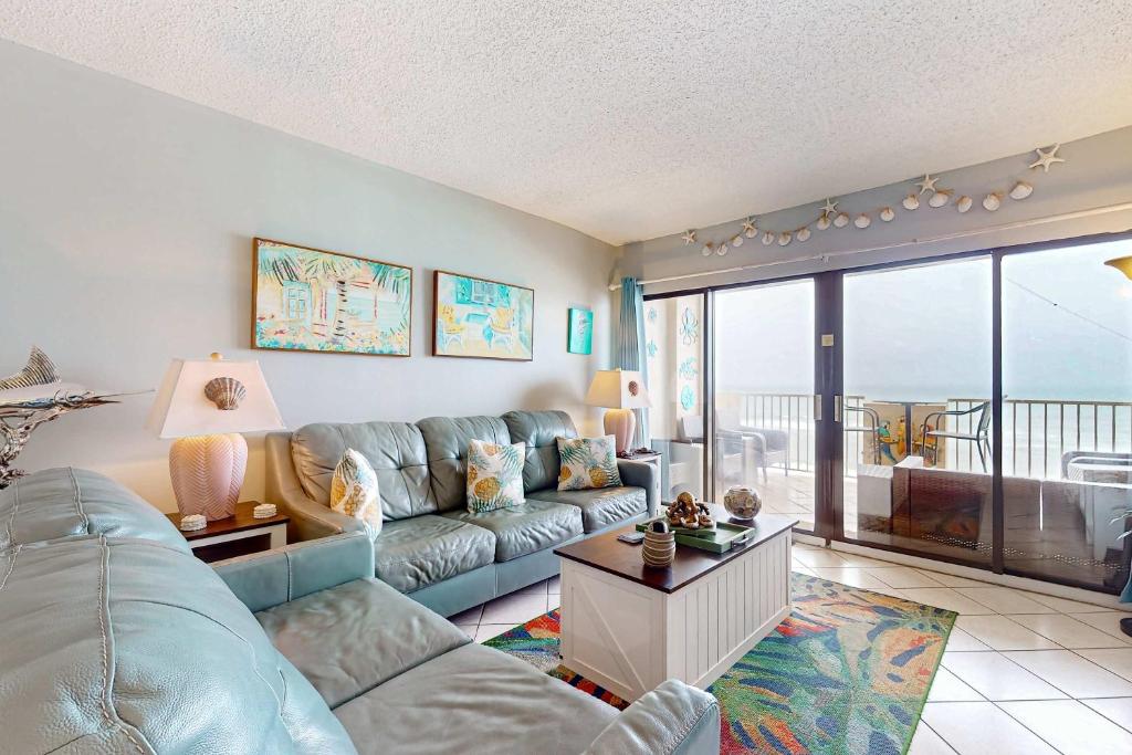 Recently renovated 5th-floor oceanfront condo with pool ocean view & WiFi, Gulf Shores & Orange Beach, AL