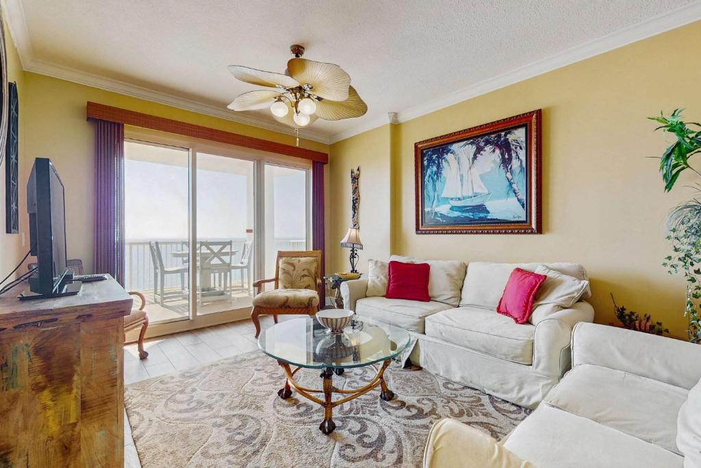 Family-friendly Gulf-front condo with private balcony hot tub pool & gym