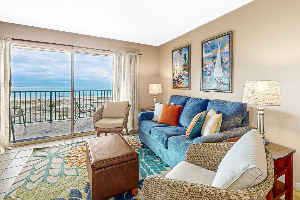 Beachfront condo with Gulf views pools hot tubs tennis & balcony, Gulf Shores & Orange Beach, AL