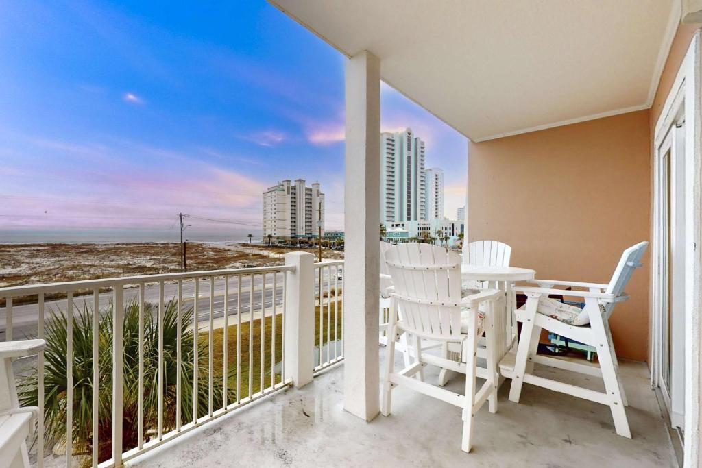 Grand Beach Resort #318 Condo in Gulf Shores with pool and hot tub access