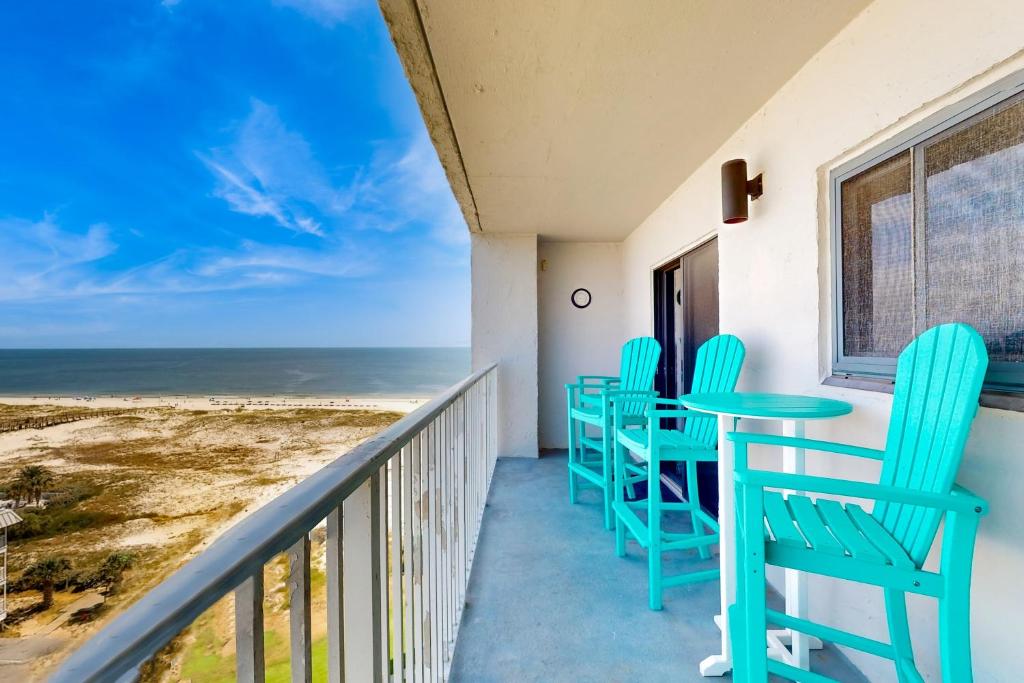 Top floor condo with panoramic gulf and bay views and beach gear