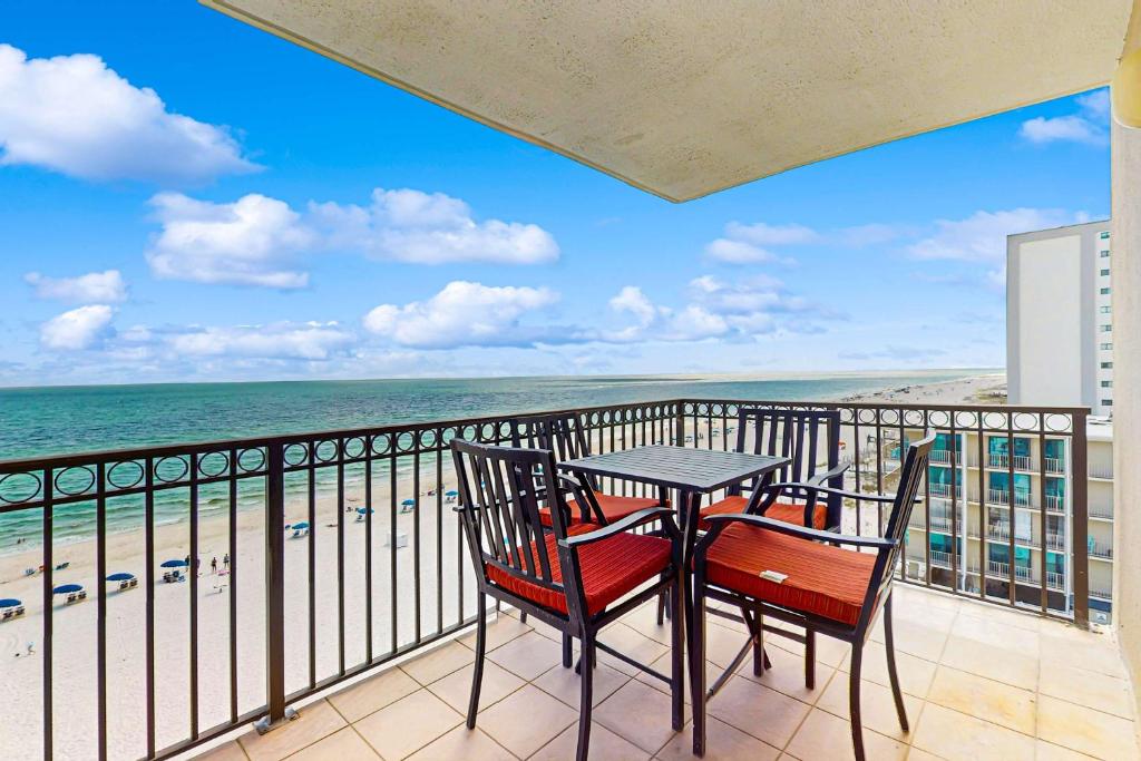 Beachfront condo with shared pool outdoor shower and beach access