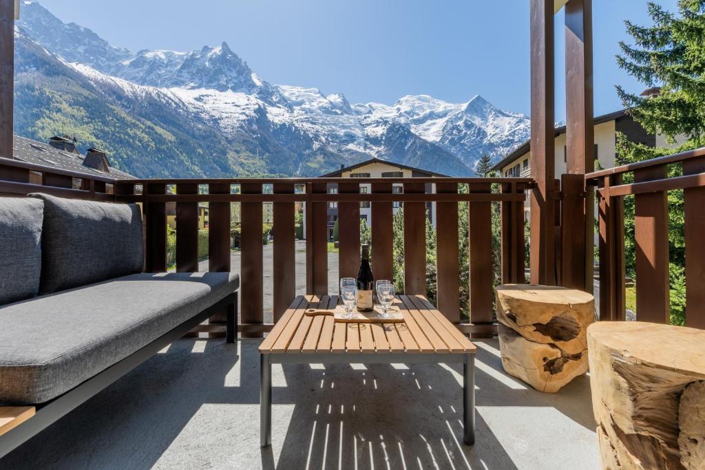 Le Refuge Des Lacs Mont-Blanc View Retreat - Happy Rentals