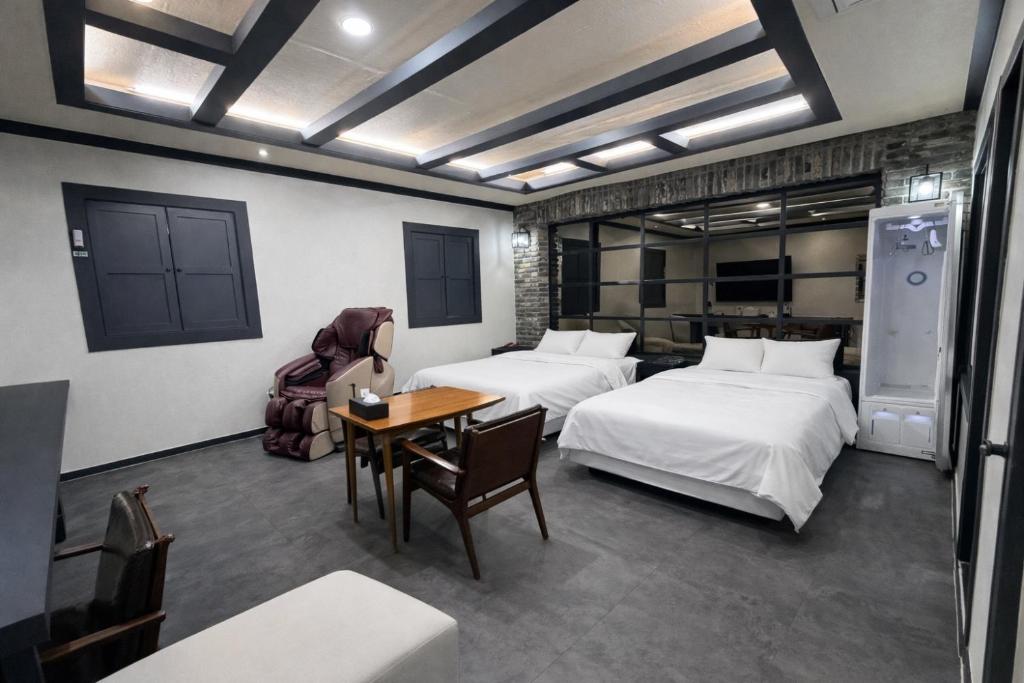 Carlton Hotel - Hizvo