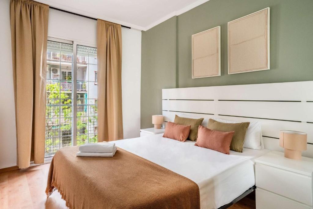 The Collection Barcelona - Plaza España 4BD 2BTH with terrace