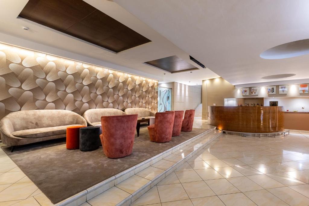 Aston Hotel