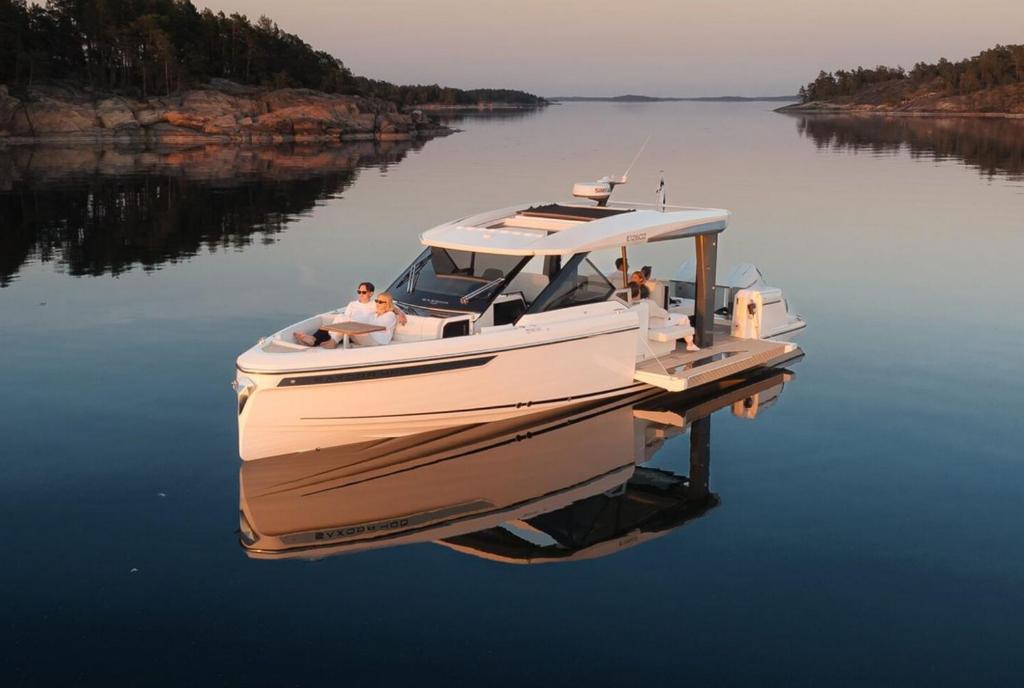 Luxury Boat Cruise in Crete