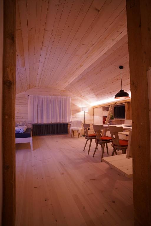 Postel nebo postele na pokoji v ubytování Mein Elternhaus Gästehaus Waltraud Fink