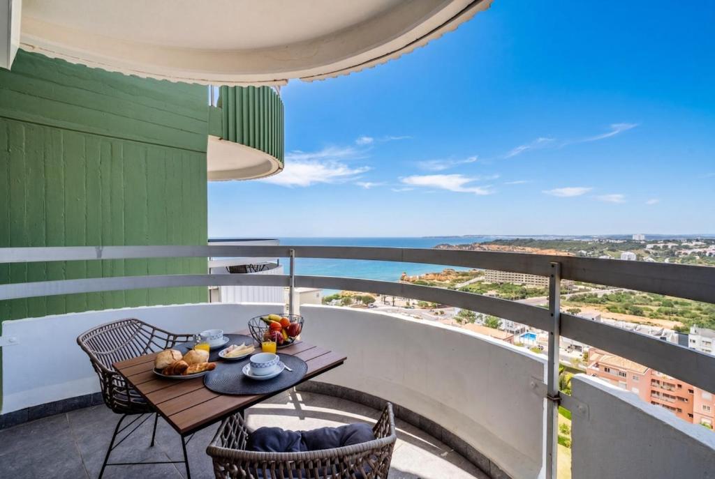 Beachside Bliss in Portimão by Lisbeyond