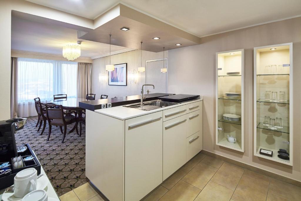 Clayton Hotel Düsseldorf City Centre - Resim 30