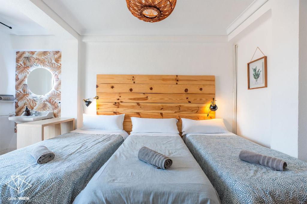 AtuaireHome Hostal en el centro de Burgos - Driepersoonskamer Met Gedeelde Badkamer