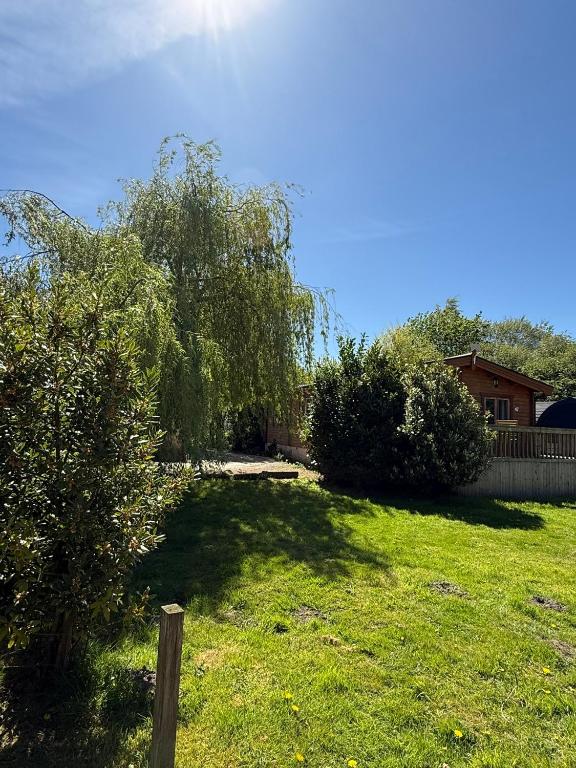 Owlet Lodge at Owlet Hideaway - with Hot Tub, Near York - Holiday Home