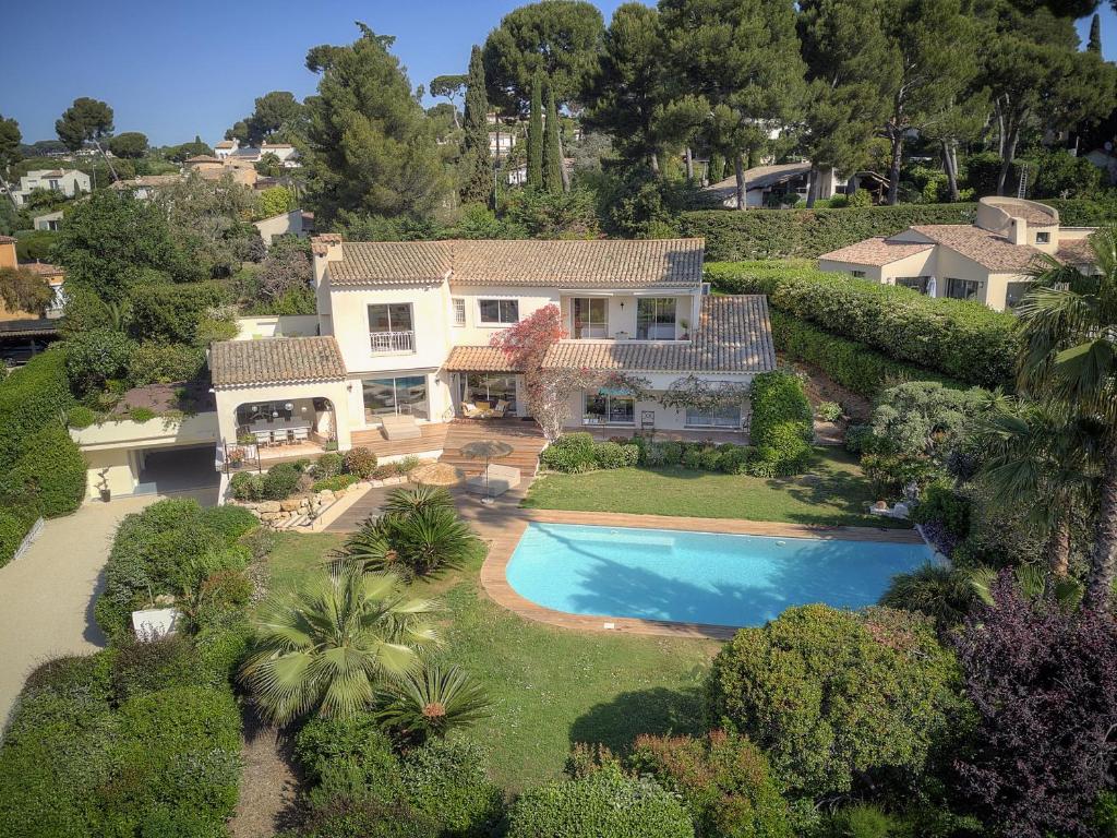 FRGK Villa Claude Juan-les-Pins Luxury Stay with Pool & Ultra-Fast Wi-Fi