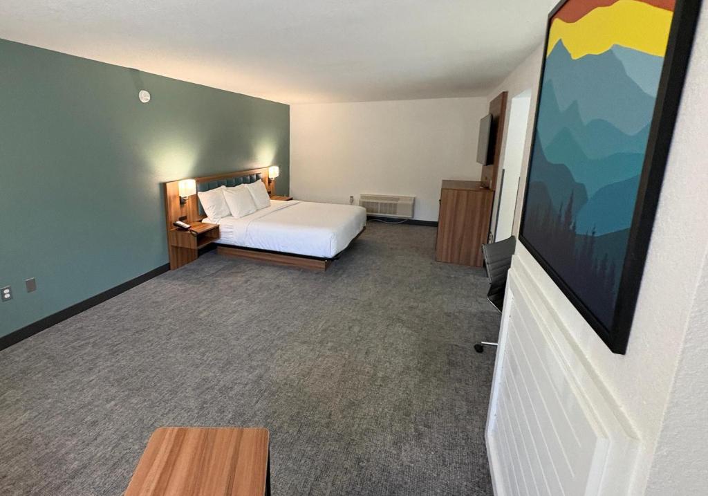 Best Western Johnson's Inn Downtown Gatlinburg photo