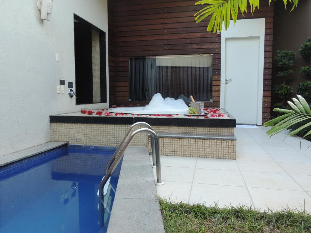 Bazén v ubytování Palace Fortaleza Centro de Eventos motel nebo v jeho okolí