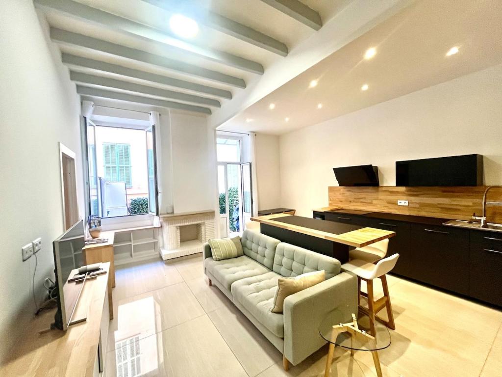 Superbe appartement rénové proche palais