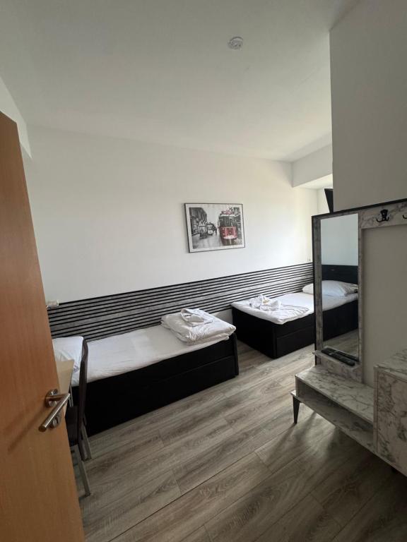 Shirdel Pension - Budget Double Room