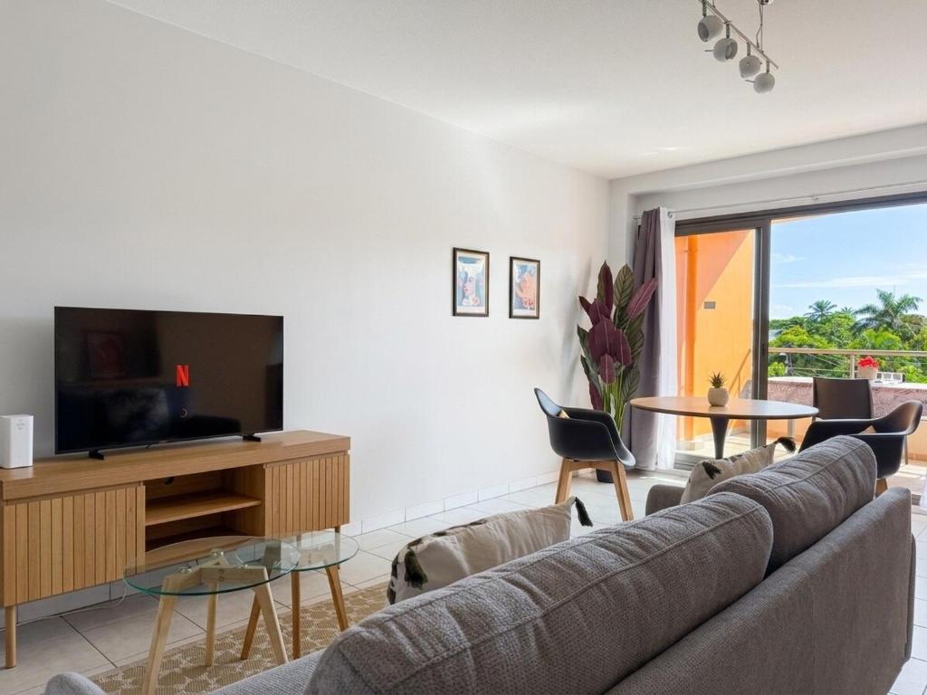 1 Bedroom Downtown Apartment, Private Parking, Wi-Fi - photo 6 - Tahiti, Polynésie