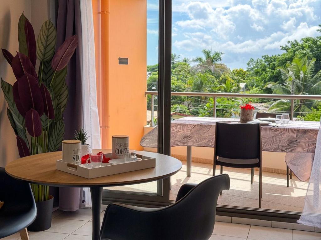 1 Bedroom Downtown Apartment, Private Parking, Wi-Fi - photo 5 - Tahiti, Polynésie