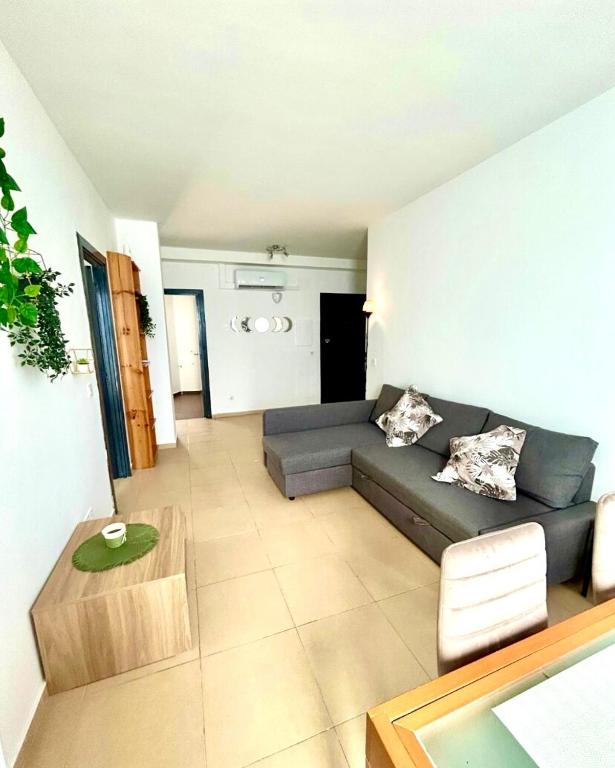 Apartment for 6 guest near metro can vidalet