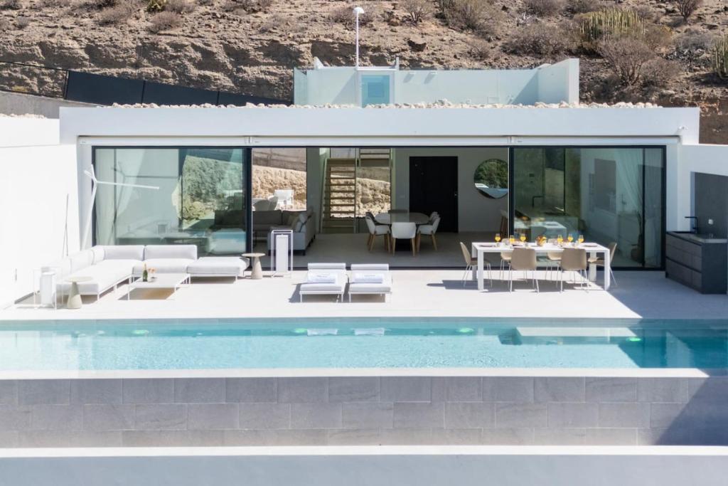 Siam Blue 1, Heated Pool, Sea views, BBQ