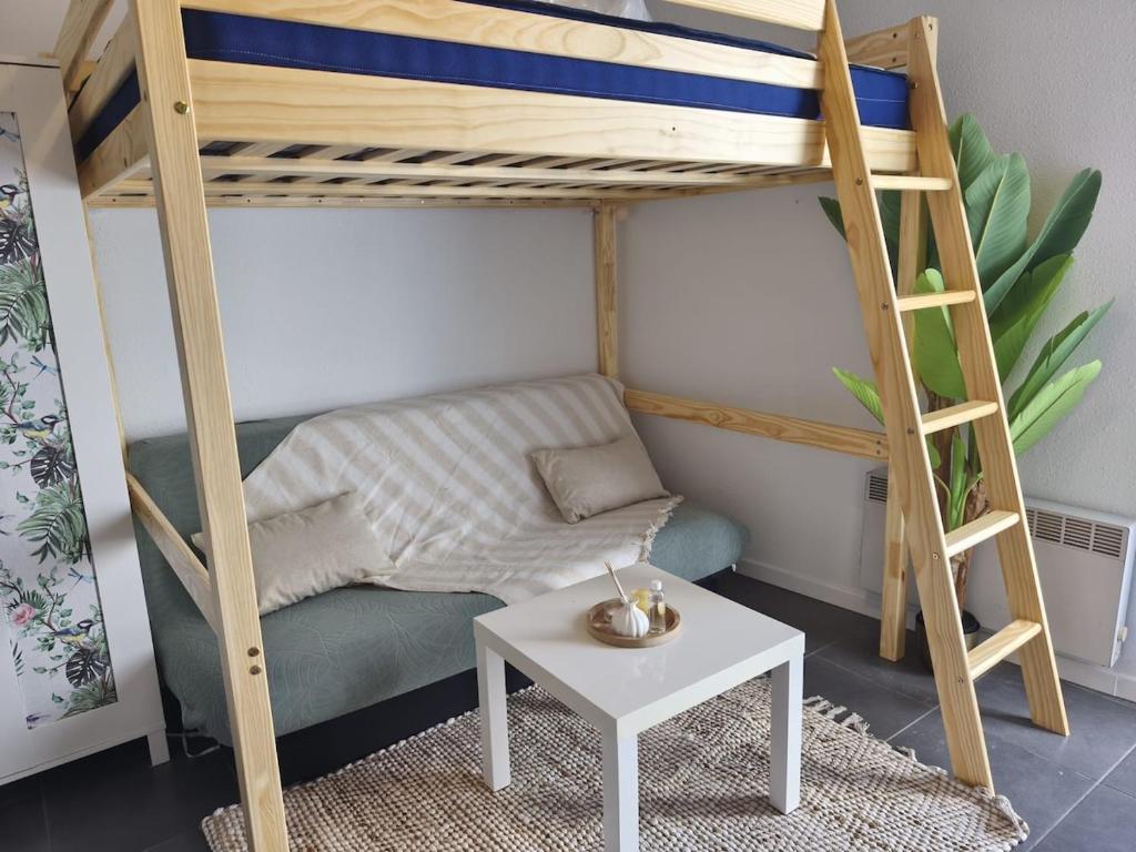 Centre Avignon - studio cosy avec clim - tout à pied