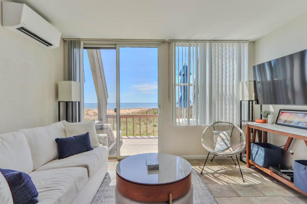 The Surf Club Resort - 