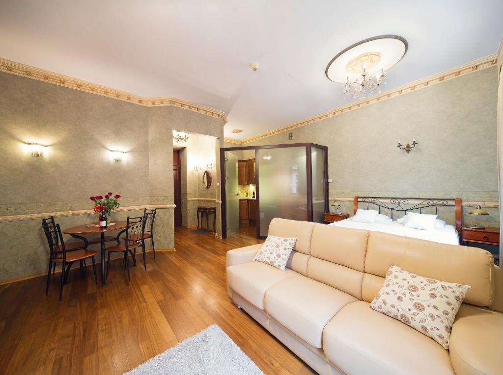 Calliope Apartments - 3