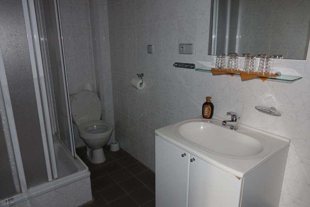A bathroom at Penzion U Studánky