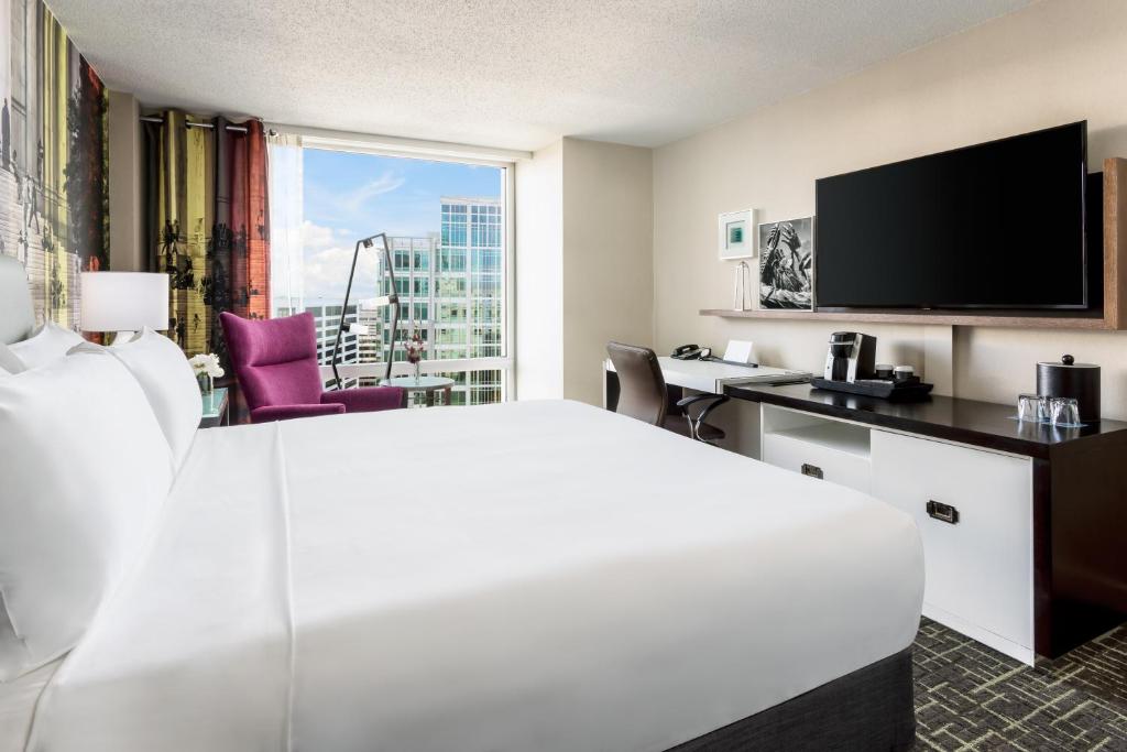 Hyatt Centric Arlington - Room King Con Bañera Accesible - Acceso A Discapacidad