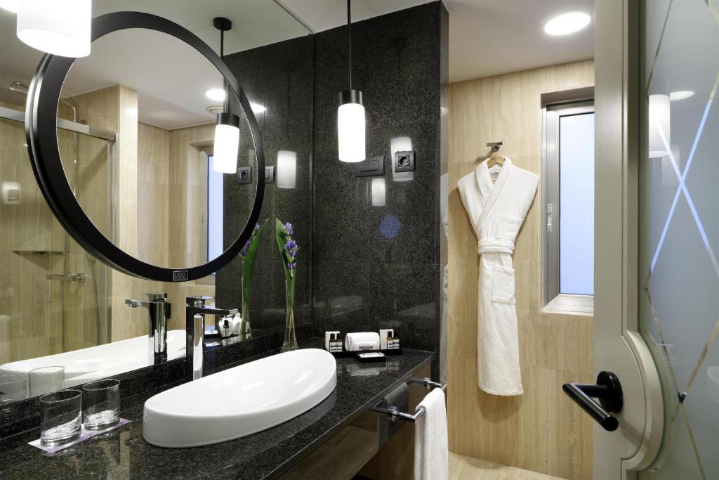 Hyatt Regency Hesperia Madrid - Regency King Suite With Club Access