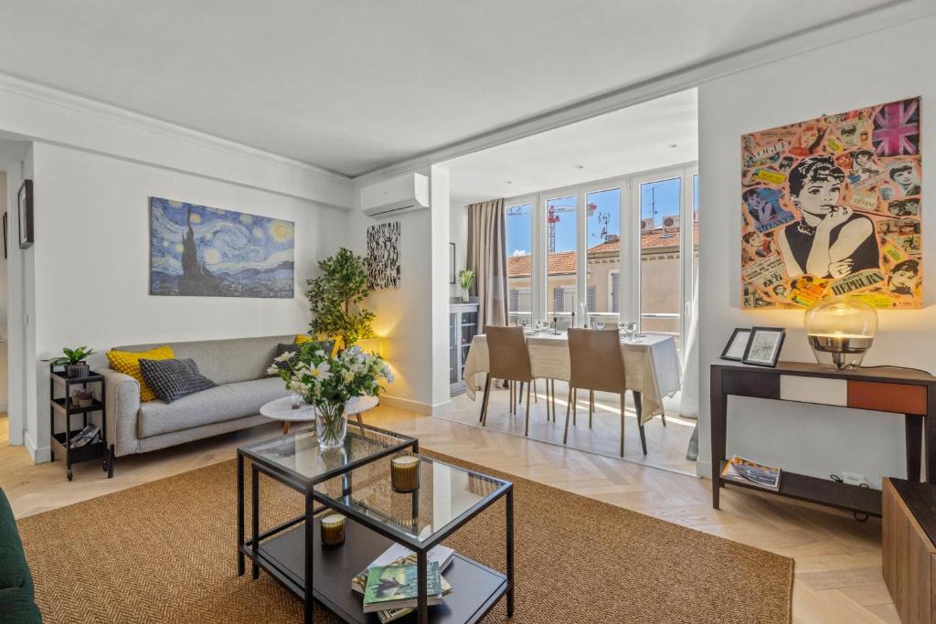 REF 1960 - Cannes Center - Croisette