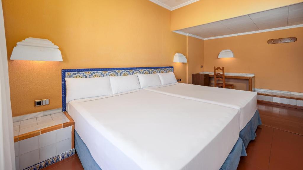 Playadulce - Twin Room With Sea View