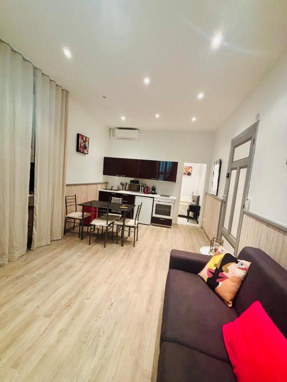 Appartement near Rue d Antibes