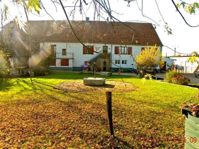 Chambres du Moulin avec cuisine - Deluxe Room (2 Adults + 1 Child)