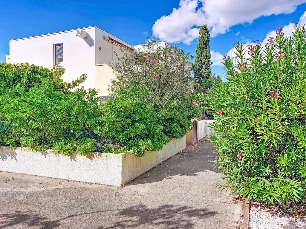 Apartment Les Supers Marines-2 by Interhome